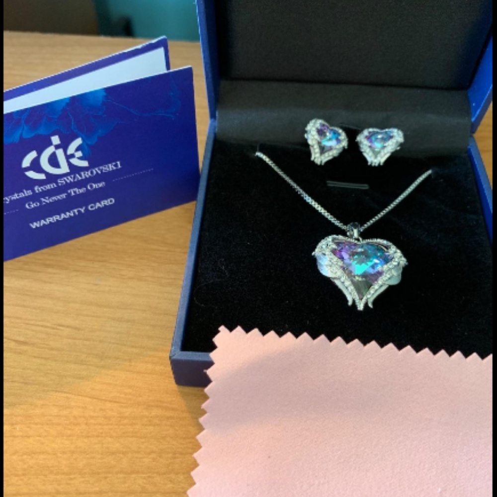 18K White Gold Angel Wing Heart Necklace & Earring